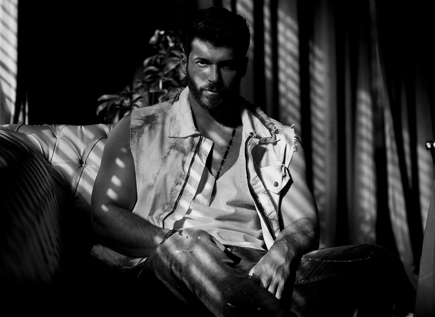 alaabubble's tweet photo. 💡

  #BayYanlış #ÖzgürAtasoy #CanYaman https://t.co/KsFcyBLnl4
