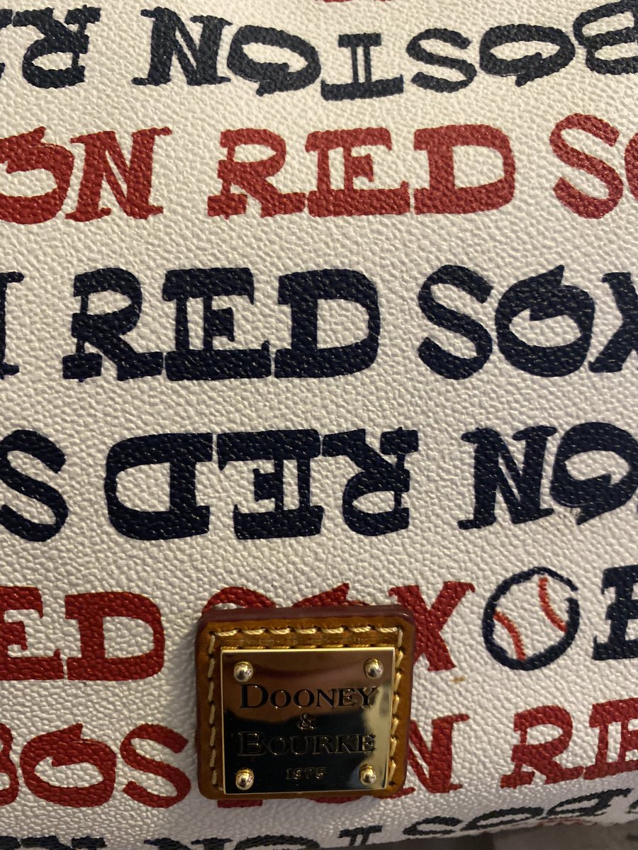 POchoa_JCE's tweet photo. Switching out purses makes me happy! Choosing this print for this next round! Until the next time! #dooney #dooneyandbourke #dooneymlb #redsox #baseball #noposer https://t.co/FyFUUY7MDv