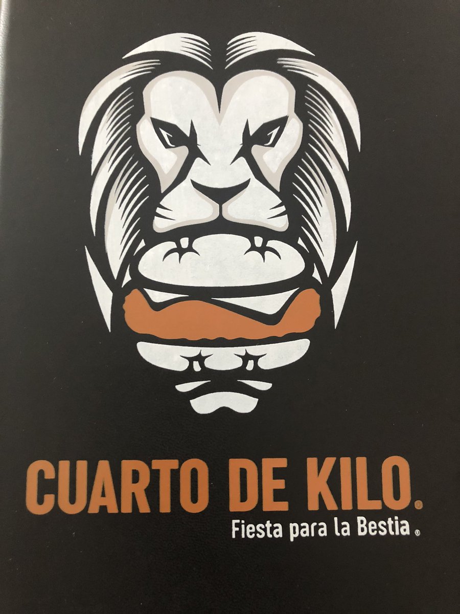 victormramirez1's tweet image. “Fiesta para la bestia” @CuartodeKiloMX empresa de hamburguesas 100% de origen Tapatío cumple 10 años y busca expandirse a Estados Unidos para competir en el mercado de las hamburguesas más Grande de la región. Mucha suerte y que sean muchos años más.