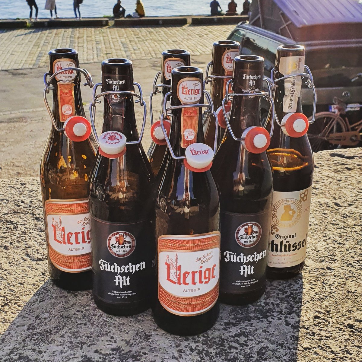 AltbierweltDe's tweet photo. Prost mit guten Freunden! #altbier #altbierwelt #Duesseldorf https://t.co/zjadxLMPiQ