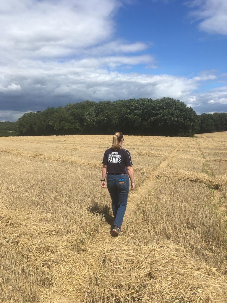 #SheWhoDaresFarms 💪🏻

Missed out on the conference as I walked 3miles to retrieve a tractor & trailer🚜🌾
But I remembered my T-shirt!👍

@NFUCymru @stellaowenphill