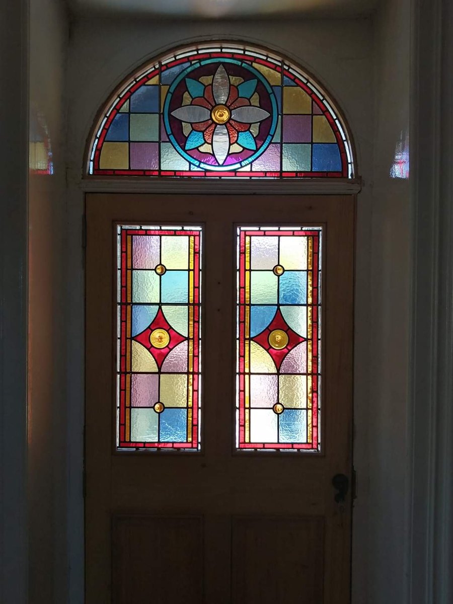 Chris paid a visit to another of our absolute favourite commissions yesterday.

Geometric and traditional in design, this is a majestic entrance for a beautiful period property. 

#madeinllandysul #stainedglasswales #madeinwales #leadedlights #leadedglass #architecturalglass