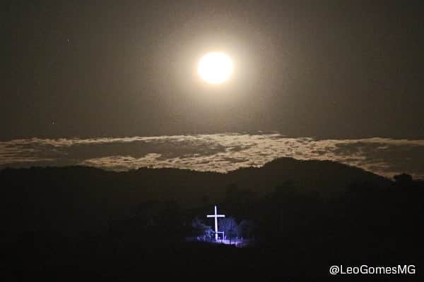 leogomesmg's tweet photo. #MutumMG em 07/06/2020 #LeoGomesMG #LuaCheia #Fotografia #Paisagem https://t.co/u3QzbZ7tCM