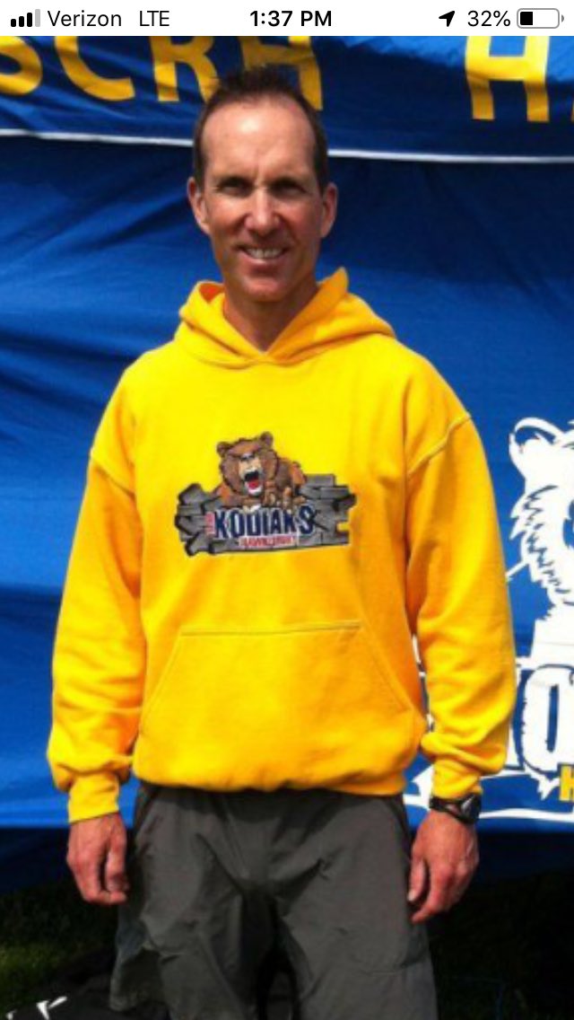 Part of being a terrible was having too much energy and my first track coach,  @FrancoisBelleI1, took care of that. He then became an unbelievable mentor and friend. He taught me to be a critical thinker, how to be a leader, and introduced me to biomechanics. 3/6