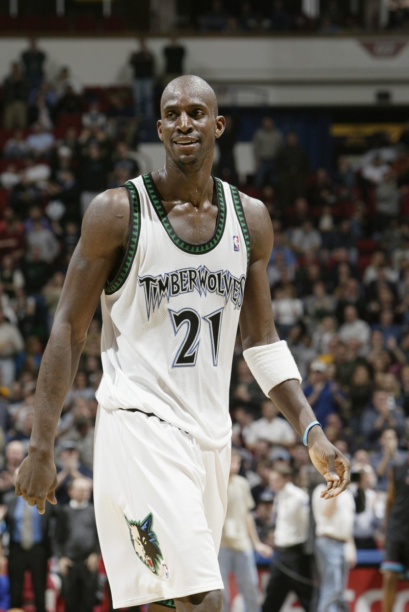 BleacherReport's tweet photo. T-Wolves legend Kevin Garnett and a group of investors are "seriously interested" in exploring a bid to buy the team, per @ShamsCharania https://t.co/Qeyqu4hpVF