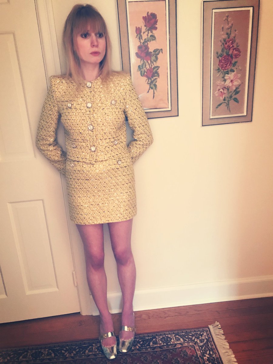 fashionshesays2's tweet photo. Clueless Cher skirt suit #alessandrarich #ss20 #runway #clueless #tweedsuit #dressforwork https://t.co/pyh13dBZ9W