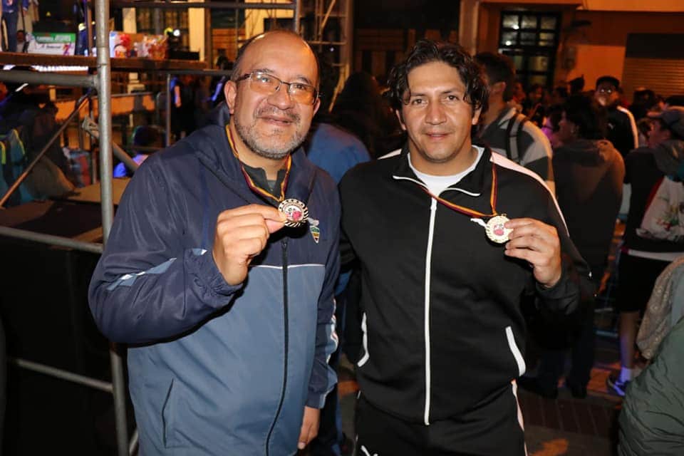 Amigo y compañero fuerza en estos momentos difíciles. El trabajo tesonero por tu pueblo está a la espera de tu pronta recuperación, con fe y optimismo todo saldrá bien!!!.