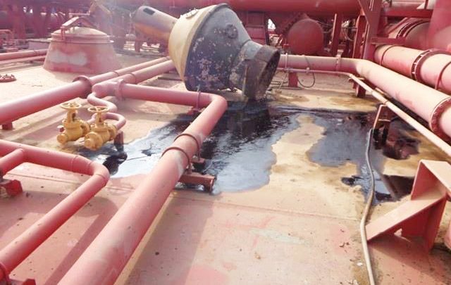 صافر هذي عباره عن سفينةوترسو هالسفينة العائمة، والتي توصف بأنها "قنبلة موقوتة"، على بُعد 7 كيلومترات قبالة ميناء رأس عيسى في مدينة الحديدة، الخاضعة لسيطرة الحوثيين، وعلى متنها مليون و140 ألف برميل من النفط الخام.ولم يجرَ للسفينة أي صيانة منذ عام 2014