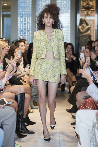 fashionshesays2's tweet photo. Clueless Cher skirt suit #alessandrarich #ss20 #runway #clueless #tweedsuit #dressforwork https://t.co/pyh13dBZ9W