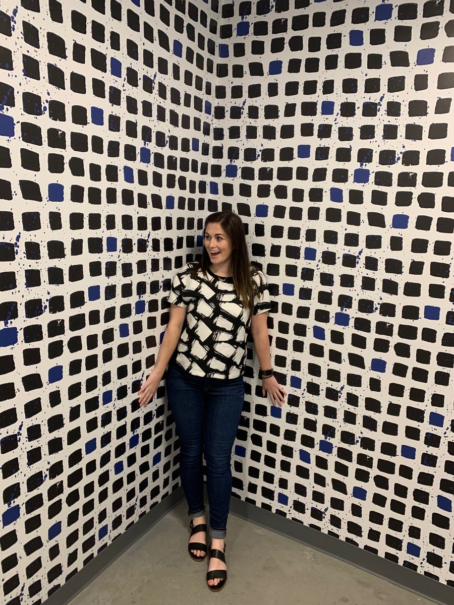 VickersDesign's tweet photo. You know you're a designer when your outfit matches the wall design. #BoggsVickers team having behind-the-scenes fun at the SalesLoft project photoshoot! 📸😅
#atlantainteriordesign #atlantaarchitecture https://t.co/zfvDZVEUdC