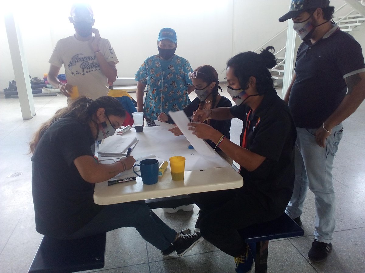 JuventudIncesTa's tweet photo. El dia del niño la juventud del INCES Tachira junto con distintos movimientos del estado realizaron una actividad para los niños de nuestro PASI talento deportivo✌llevando así alegría y felicidad a los hijos de los connacionales que están devuelta en nuestra patria grande https://t.co/O2MNcgxOko