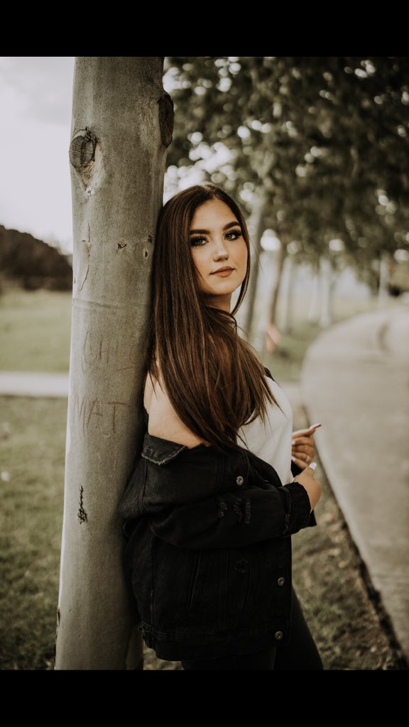 KruttlinKyleigh's tweet photo. It was fun LHS, and thank you Covid for letting me graduate 🥴🤣 https://t.co/mE4oB2DWe9