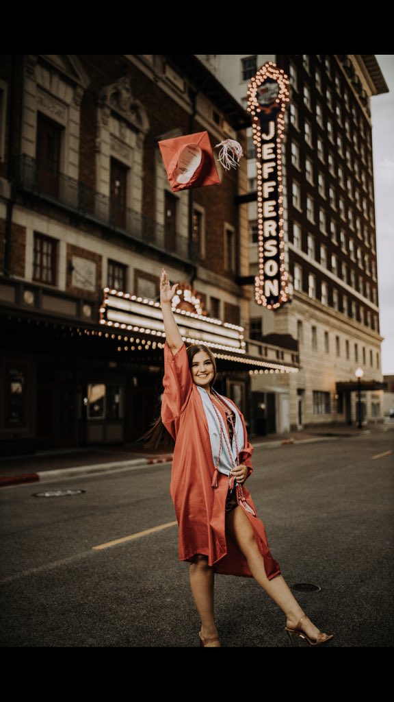 KruttlinKyleigh's tweet photo. It was fun LHS, and thank you Covid for letting me graduate 🥴🤣 https://t.co/mE4oB2DWe9