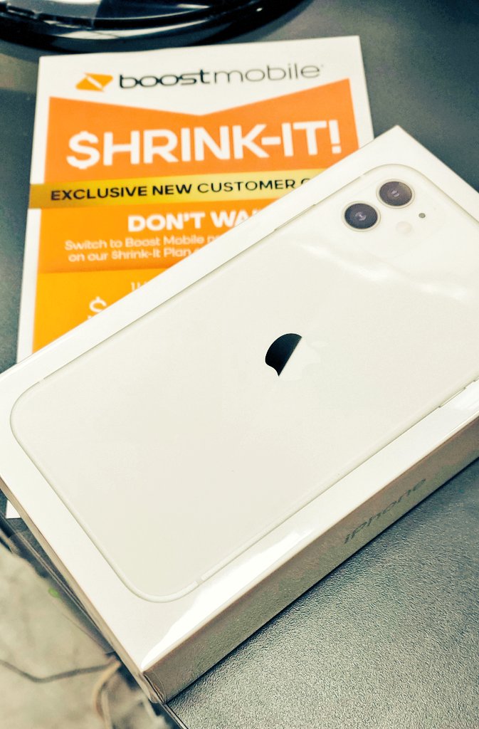 JrobBoost's tweet image. New IPhone and a golden ticket!!!! #midatlanticsquad #dishingoutBoost #BoostDISHingDeals #shrinkit @mstockton_dish @RandyWh90733891
