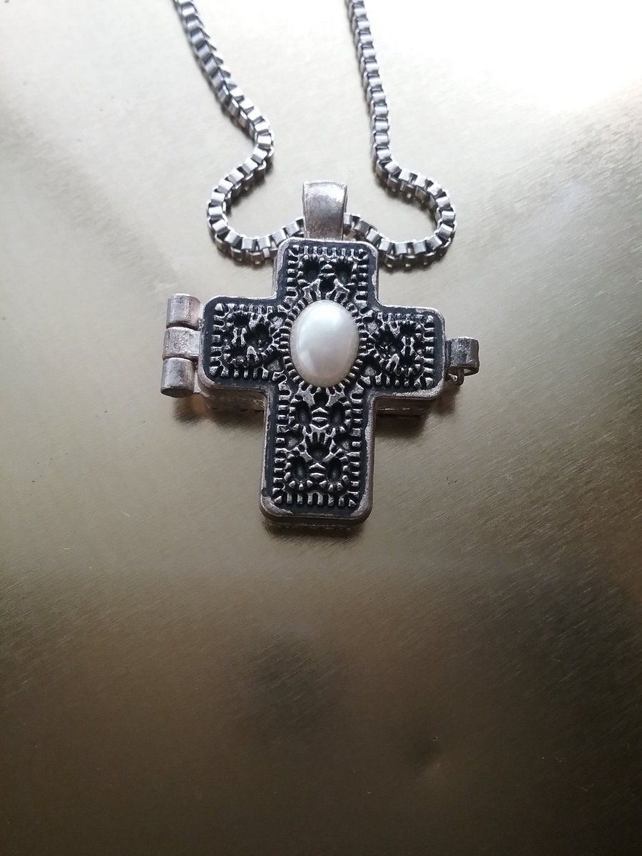 LSjewlery's tweet photo. Cross Locket Necklace for $16 https://t.co/ul6xee1P3s