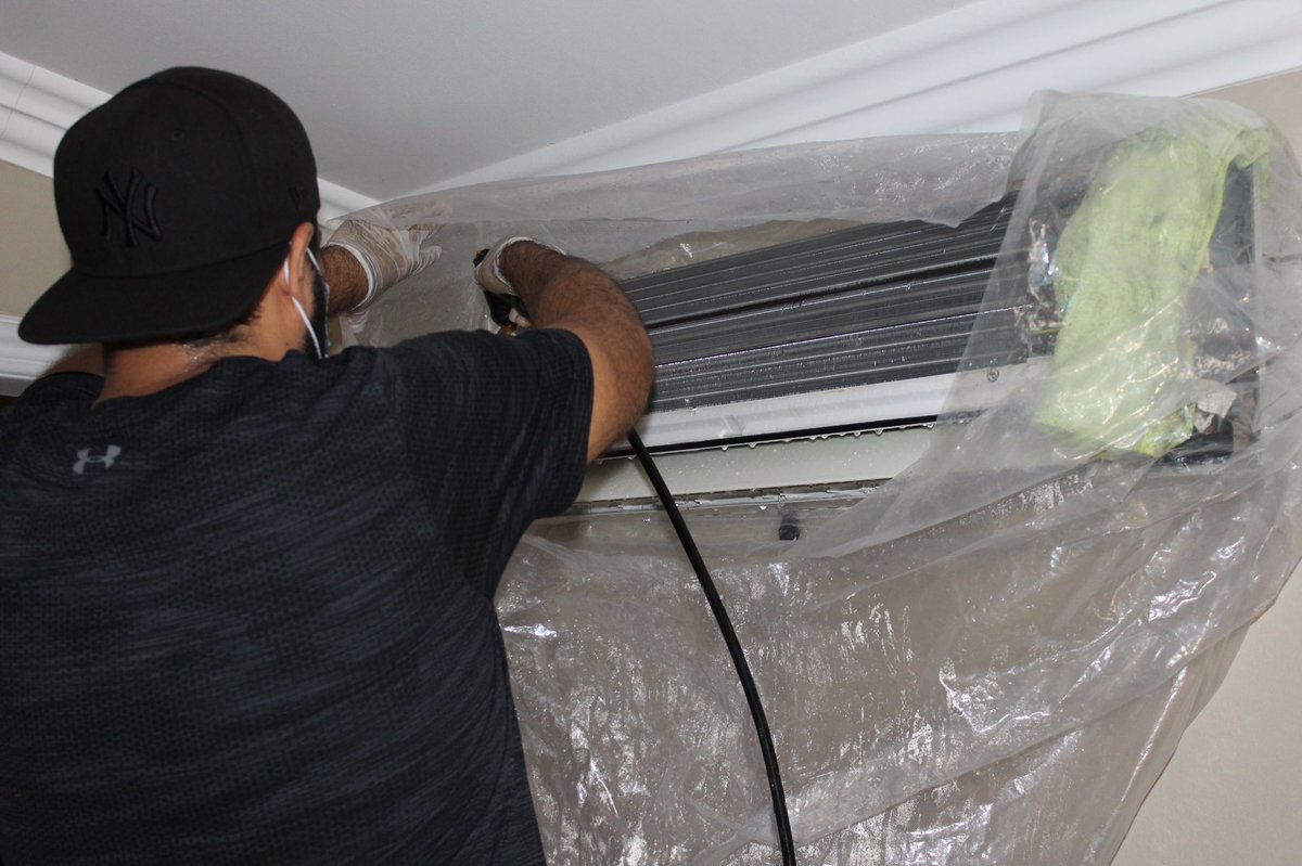 R_Rodriguez_pty's tweet photo. @BrisasdelGolf Son panameños, son jóvenes, son emprendedores y muy profesionales. Entrenados en EE. UU. @freshairservic1 #apoyemoslonuestro https://t.co/Moh9dhAHql