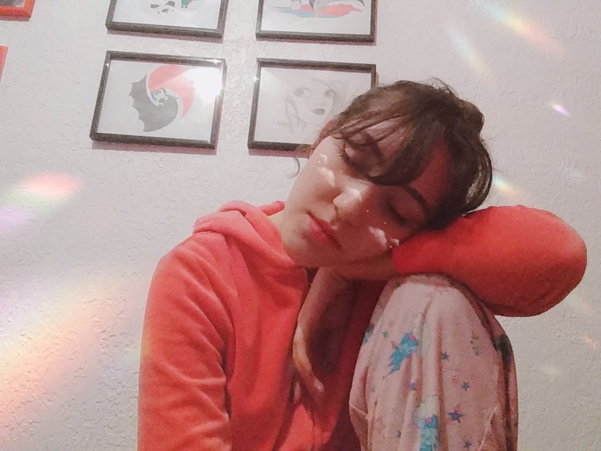 Frida_MM17's tweet photo. Una de cuando estaba en pijamas porque sí. 🌸

- Frida 🐸

#MOASelcaday
#MSD https://t.co/rykZsGKKKW