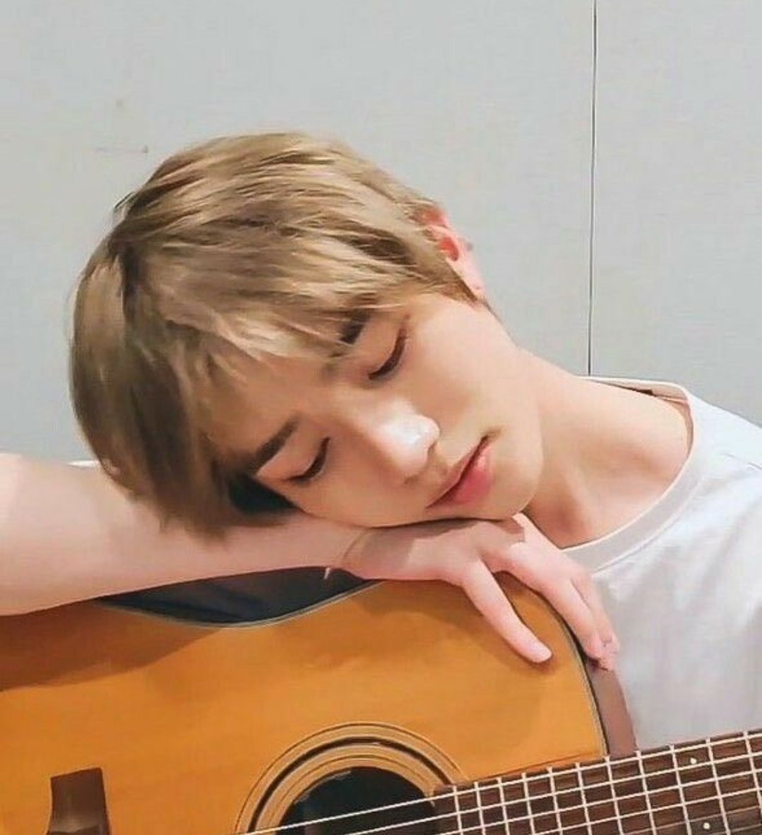 Frida_MM17's tweet photo. Una de cuando estaba en pijamas porque sí. 🌸

- Frida 🐸

#MOASelcaday
#MSD https://t.co/rykZsGKKKW