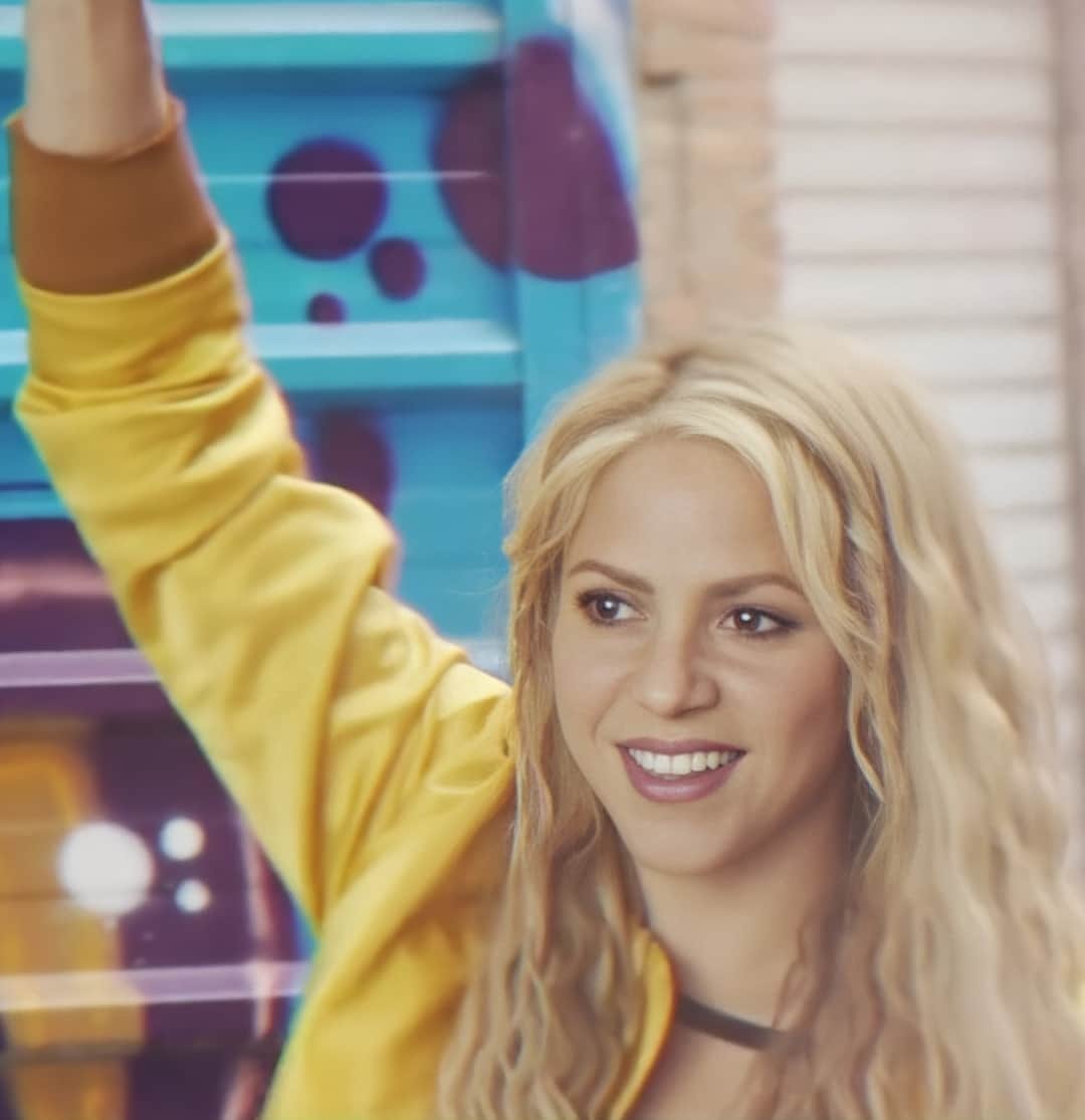 Shakira57750464's tweet photo. Me enamoré, me ena na na moré ✨💛 https://t.co/tbUWymIByP