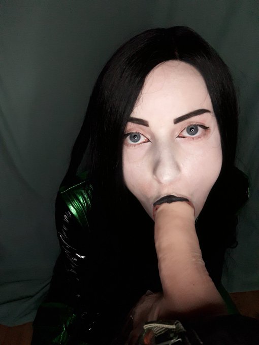 3 pic. I stole Kim Possible's bf just so I could suck his cock ??

#femboy #sexycosplay #nsfwtwitter