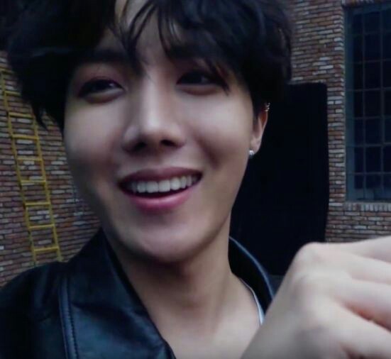 jung hoseok sorrindo — uma thread que vai te deixar boiolinha.