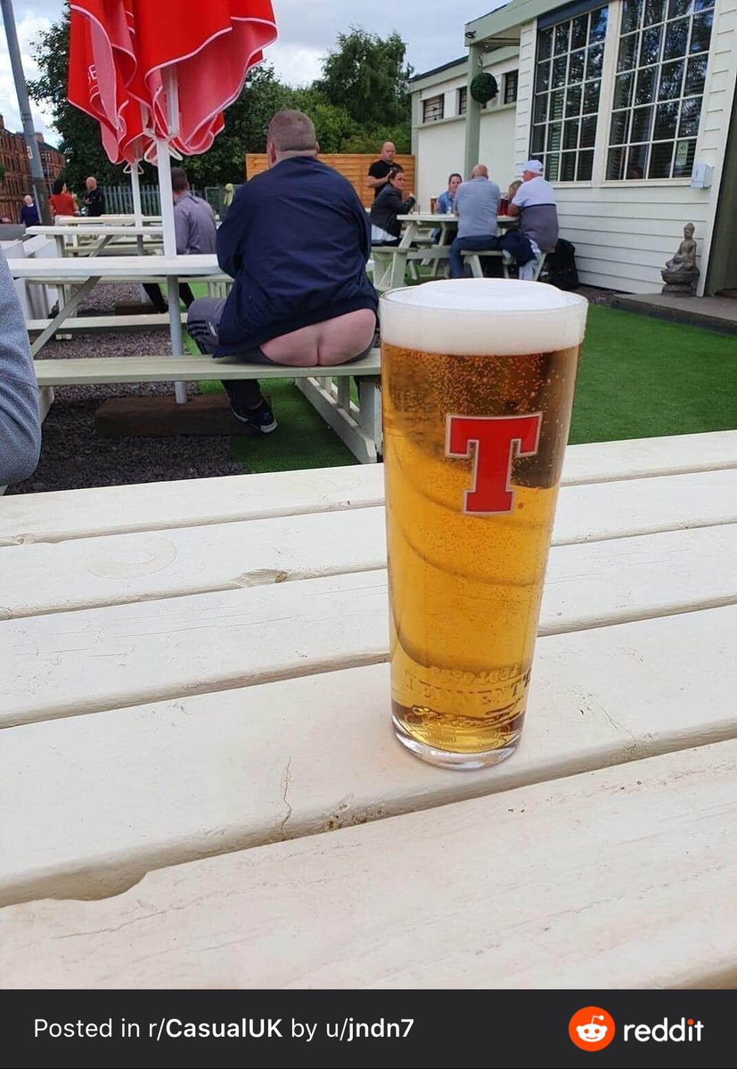 OnlyInLlanelli's tweet photo. Only in Llanelli 🍻 https://t.co/F0FE0XKtCo