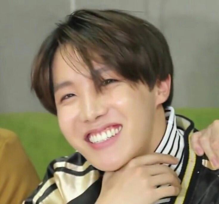 jung hoseok sorrindo — uma thread que vai te deixar boiolinha.