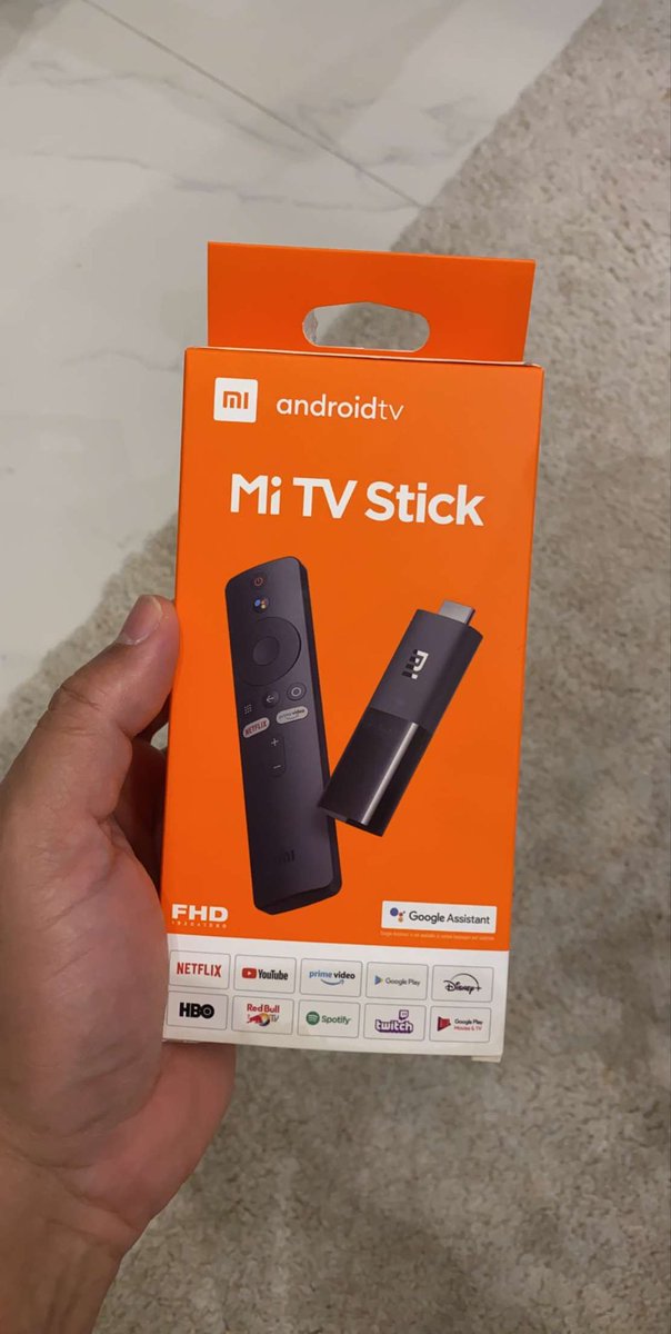 asalsaggaf's tweet photo. وصل #mitvstick ولكن كنت اظن انه مايحتاج توصيل كهرباء ومجرد توصيله في منفذ ال HDMI ولكن خاب ظني 😄 لابد من توصيل كهرباء . فكل الاحوال له مزايا افضل من #mitvbox من ناحية الحجم اصغر و تركيبه خلف الشاشه من خلال منفذ hdmi مباشرة وريموت سريع للتحكم مع خاصية الاوامر الصوتيه #Xiaomi https://t.co/sllrLvgUhp
