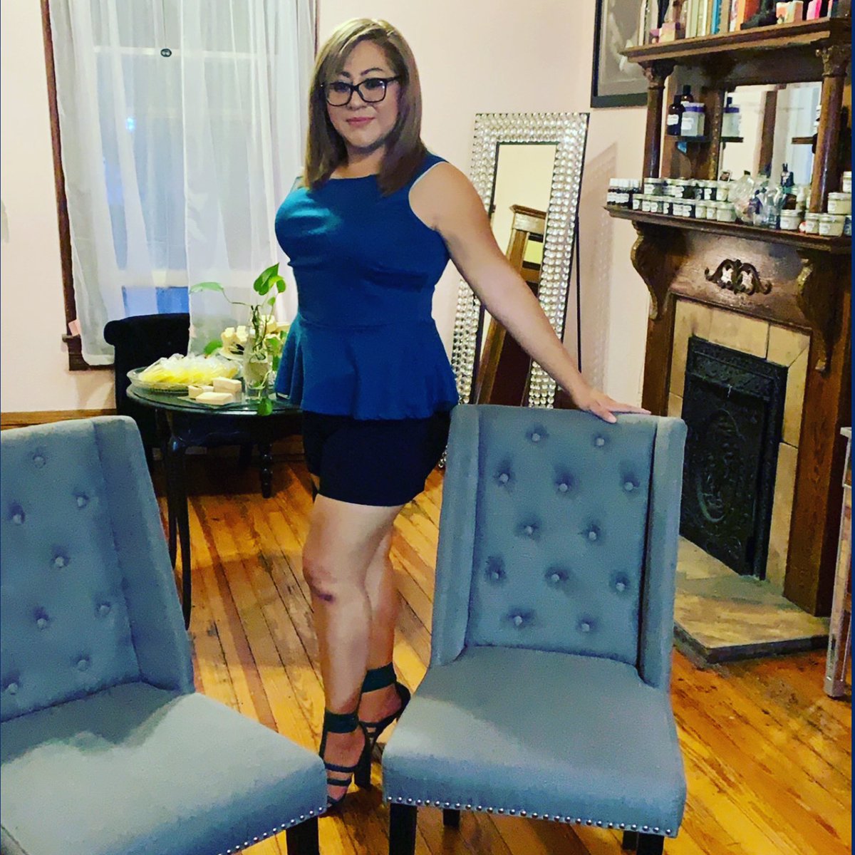 pattyreal11tx's tweet photo. My day outfit vs last nightโs outfit! But if I had to choose, give me heels all day, everyday! ๐ ๐ Setting goals, expectations and boundaries! Try me hoe! Lol ๐ #lifeistoogood #queenup #bossbabe #bosslady #watchmeslay #everythingisfallingintoplace #blondebabe #lovethesemirrors https://t.co/8HmToT5ajk