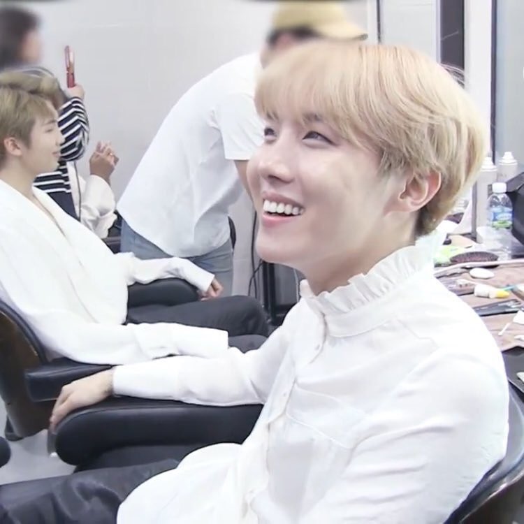 jung hoseok sorrindo — uma thread que vai te deixar boiolinha.