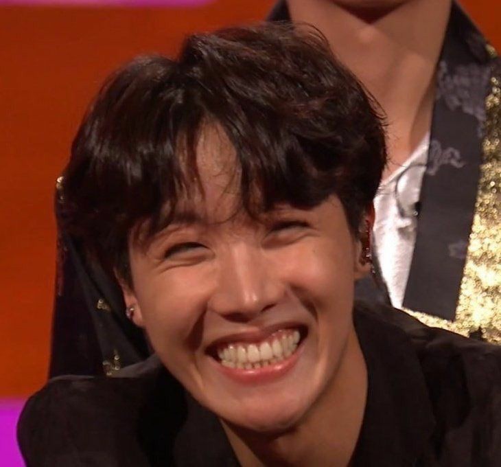 jung hoseok sorrindo — uma thread que vai te deixar boiolinha.
