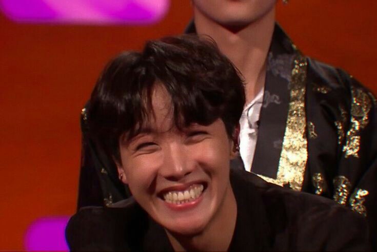 jung hoseok sorrindo — uma thread que vai te deixar boiolinha.