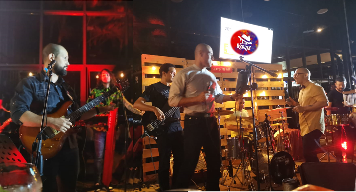 BANDAESPIAS's tweet photo. #bandaespias #Volveremos #hoyledirásalsol #tuslágrimas #QuedateEnCasa #ska #latinorock #apoyalolocal #músicaoriginal búscanos en youtube y spotify
👉🚀👉🚀👉 https://t.co/wpwq9OabQF
https://t.co/OVi69Drl3o https://t.co/E1x1rBOtDc