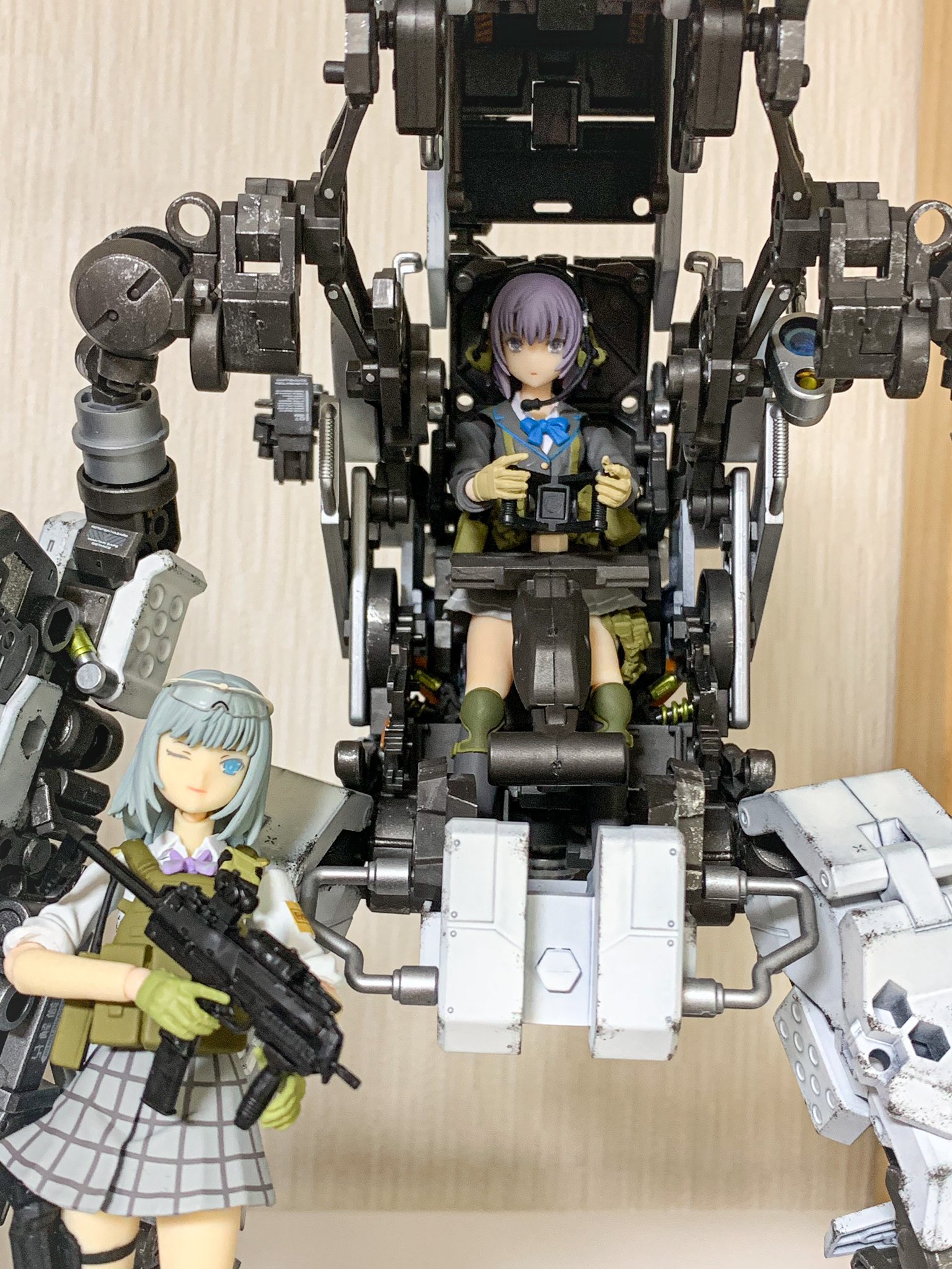 ねいねい Ar Twitter ホライゾンとfigmaで遊びたい 45姉は後ろ髪を外して ホライゾン側の側面ロックを一段開けた状態でなんとか乗れる感じ リトルアーモリー系はやや小柄なのもあって相性抜群 とっても遊びやすい ホライゾンズ ヘキサギア T Co