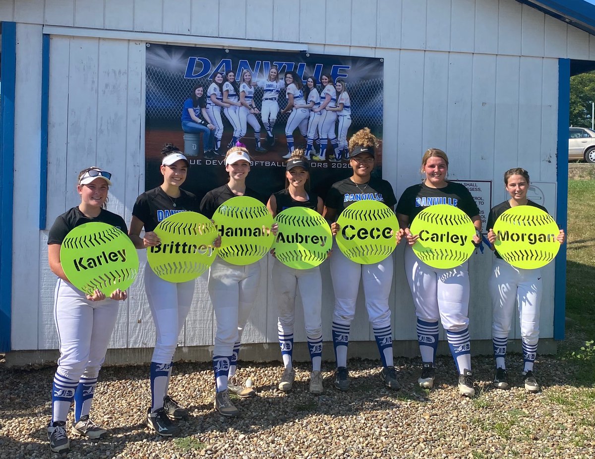 DvilleSball's tweet image. 2020 Seniors go out with one final game!   Thanks to all that made this night possiable!   #2020senior #onefinalgame #family @mountvernonnews