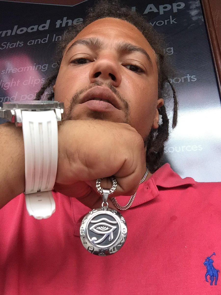 Mr__TakeOver's tweet photo. I am back Yaddaiway with a lot of music out to promote (Bewear of these bangers hitting yo newsfeed ) #Mrtakeover #Cityent #JaydonomegaINC https://t.co/gdFYXH3lBo