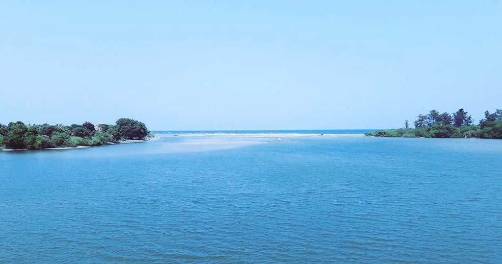 WTrinco's tweet photo. #Irakkandi #Beach #Trincomalee
⭕Don't Quit Your Day Dream
#Gatewaytoeast #technowomen #tech #technews #photographer #Tourism #travel #travelphotography #travelbloggers  #fun #lovelive #landscape #photoshop #COVID19 #FreeGrace #freedom #SushantSinghRajput #NationStandsWithKangana https://t.co/0VMyhV07am