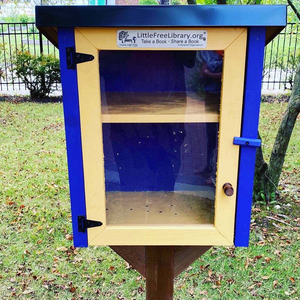CalCityLions's tweet photo. Our Little Libraries have gone up!  The one pictured is from Friday, July 10th at Pulaski Park. This Saturday another one goes up at our ribbon cutting ceremony at Memorial Park. @MyCMPD https://t.co/ebGQ5Hwamu