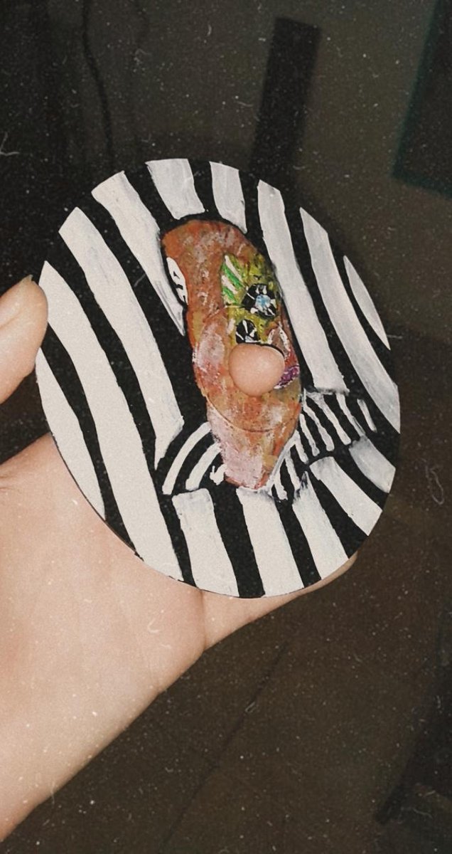 odetocami's tweet photo. Saliรณ mal pero lo intentรฉ we #cagetheelephant #melophobia https://t.co/UsJf7MyS2d