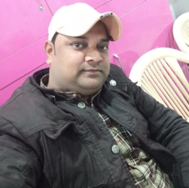 GauravKSD's tweet photo. #गाजियाबाद- बड़े दुख की बात है..#पत्रकार विक्रम जोशी की हत्या कर दी गयी,आज इलाज के दौरान मौत हो गयी,गुनाह सिर्फ इतना था की उन्होंने भांजी के साथ हो रही छेड़छाड़ का विरोध किया था,विरोध पर बदमाशों ने सिर में गोली मारी थी आज मौत हो गई @LambaAlka @chitraaum https://t.co/8rnk0BnYI9
