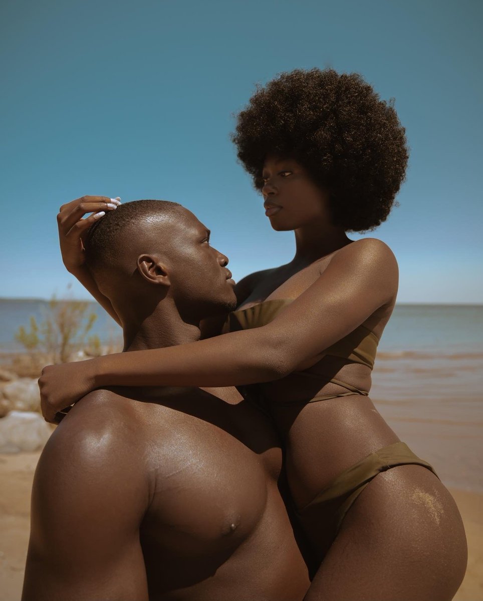 GhanaianZoe's tweet photo. I wanna take shots like this and hang them through the house #BlackLove https://t.co/FGoqbMvB0u
