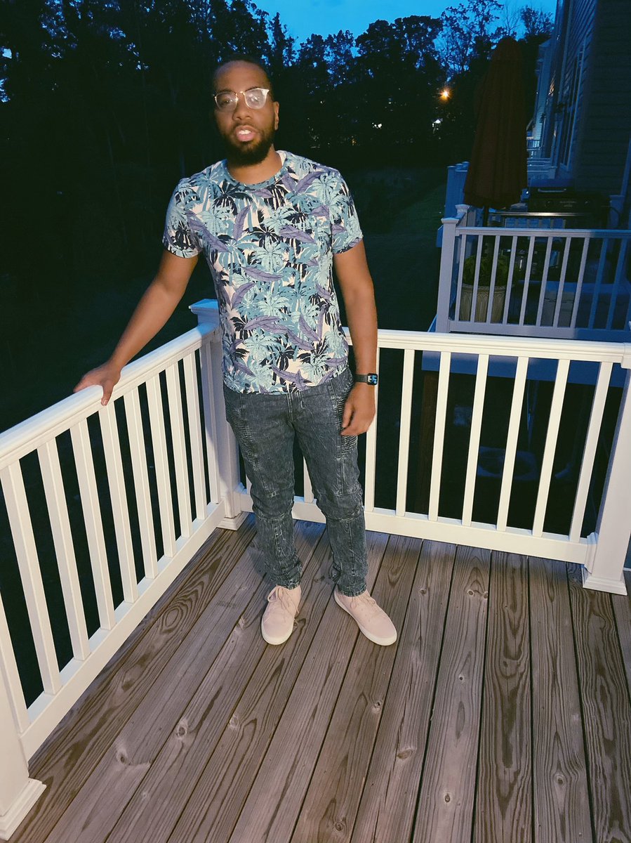 JustSamRoberts's tweet photo. Baltimore nights #9moredaystogo https://t.co/m6HzOrb9m4