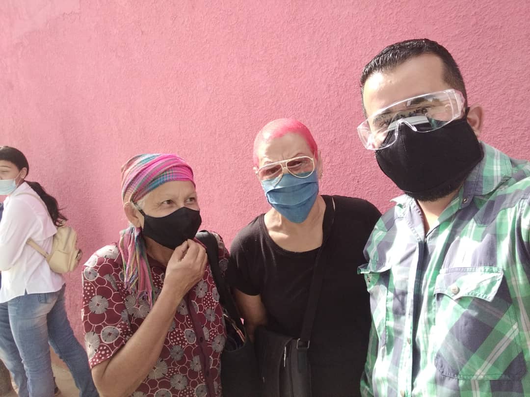 MSVCarabobo10's tweet photo. #MsvNaguanagua 🤗🇻🇪
Seguimos en la movilización de los nuevos votantes de la mano de nuestro alcalde Gustavo Gutiérrez, la #JPSUV, Movimientos Sociales, #UBCH, #CLAP, #EPM, garantizando máxima participación para la contienda electoral este 6 D.

#PrevencionYFortalecimiento https://t.co/Lt3EOKr0IX