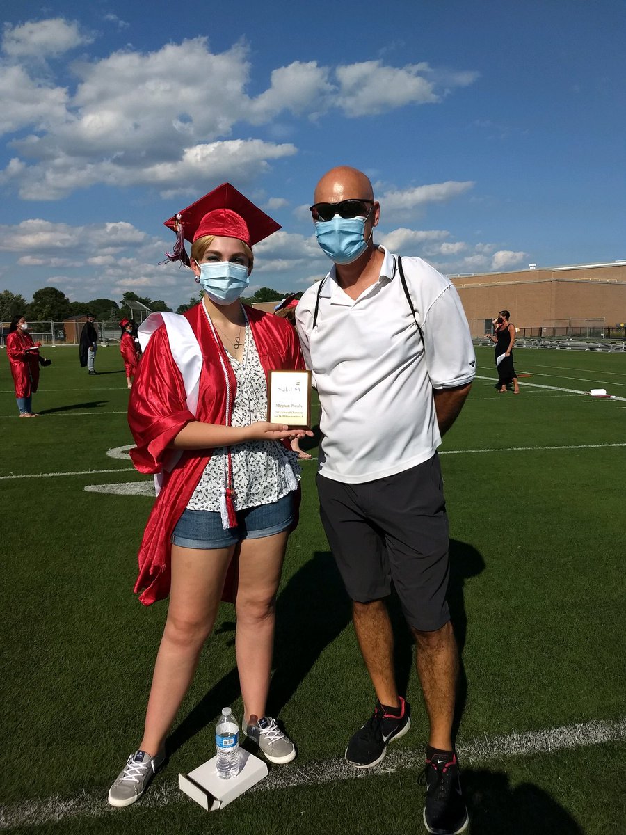Durfee_CTE's tweet photo. Class of 2020 🎓 SkillsUSA &amp; DECA champions who did Durfee proud — 2019 SkillsUSA champion Meghan Proulx &amp; 2020 National qualifier Wil Silva. Congrats! https://t.co/55CZheE3Xj