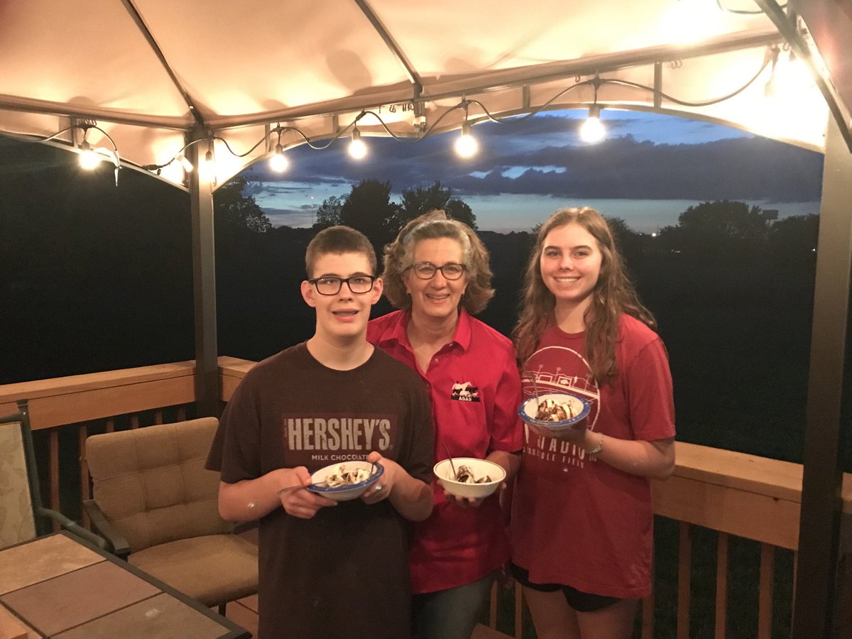 BKegley_UArk's tweet photo. Ice cream social - home edition #AnimalScienceAnnual #ASAS #Virtualanimalscience2020 https://t.co/Eufn2oO0fm