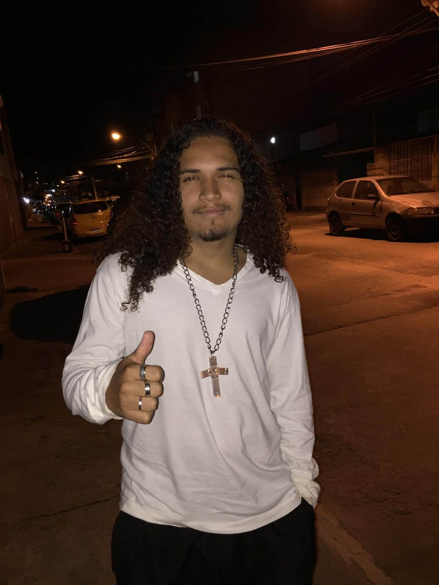 Cristoferhenry2's tweet photo. Tentando ser bonito❤😂 https://t.co/YPLPYVzTxq