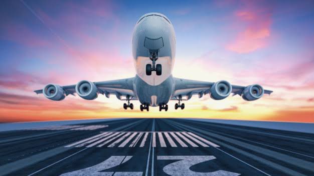 Alvaro_Valvrde's tweet photo. Hoy soy el dueño del universo!!❤️ potencia de despegue ajustada, 80nudos comprobados, V1, Rotación, ascenso positivo tren arriba.... ya estamos en el aire ahora a navegar en un cielo muy azul para siempre!    F https://t.co/3DfWsEA9W0