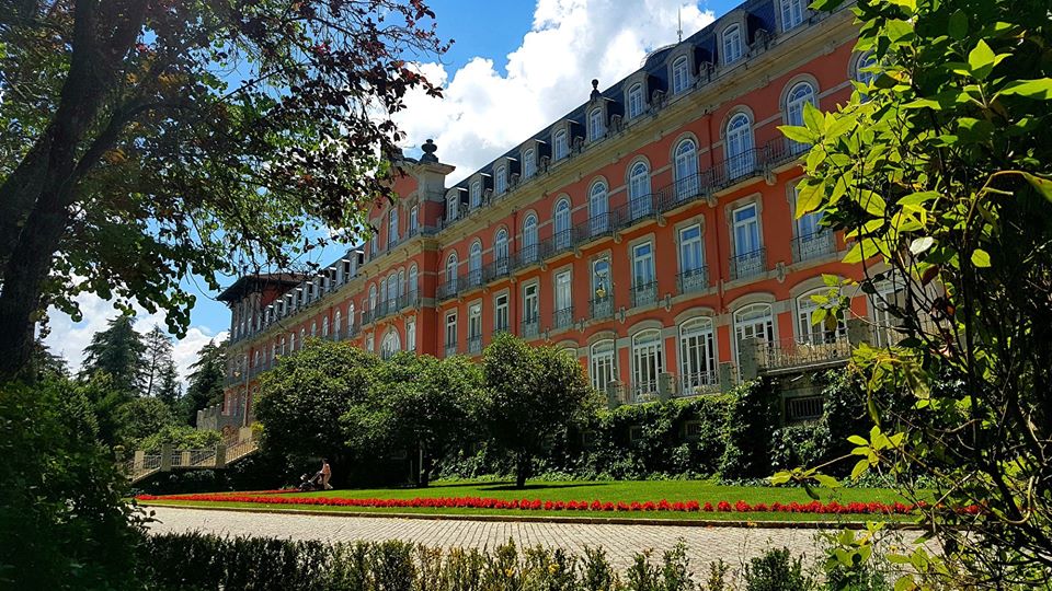 VidagoPalace's tweet photo. CAMPANHA REABERTURA
VÁLIDA ATÉ 31 DE JULHO DE 2020
https://t.co/6PS2LJ5Vy8

Para mais informações ou reservas contacte o nosso departamento de reservas através do número +351 276 990 920 ou e-mail reservations@vidagopalace.com https://t.co/2xkIh48qVi