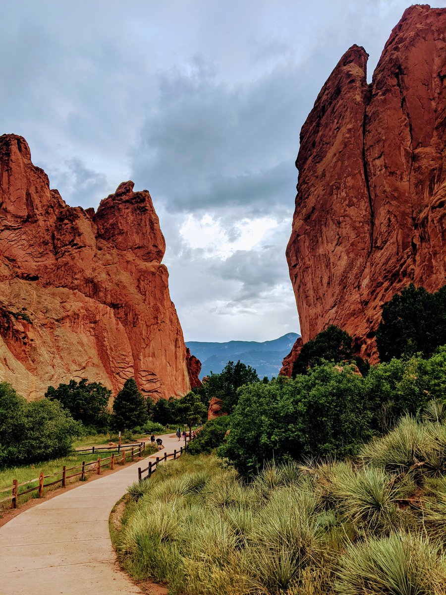 NadirRealEstate's tweet photo. EVEN THE GODS SHOW RESPECT 😷
↓
↓
↓
↓
↓
Always Been SOLID AS A ROCK! ⛰️
______________________________
#GardenOfTheGODS #MaskOn
#KeepYourEyesOnThePrize
#275 #MillionYearsago
#SentinelRock
#RockSolid https://t.co/8WpmheDUh7