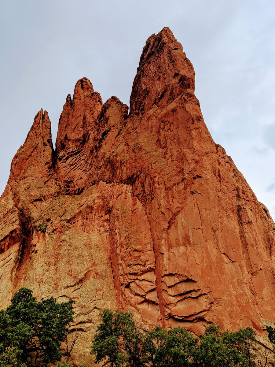 NadirRealEstate's tweet photo. EVEN THE GODS SHOW RESPECT 😷
↓
↓
↓
↓
↓
Always Been SOLID AS A ROCK! ⛰️
______________________________
#GardenOfTheGODS #MaskOn
#KeepYourEyesOnThePrize
#275 #MillionYearsago
#SentinelRock
#RockSolid https://t.co/8WpmheDUh7